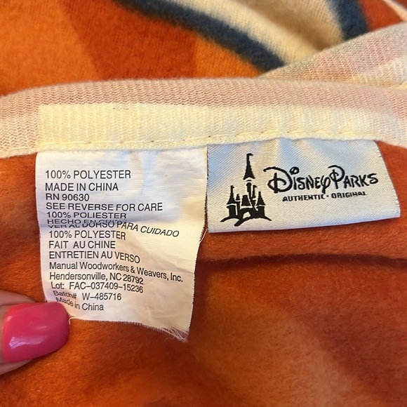 Disney Parks Retro Mickey Mouse Fleece Throw. - Picture 2 of 2